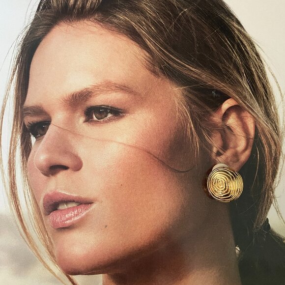 Vintage Givenchy Paris New York Gold Tone Swirl Pattern Clip On Earrings - Picture 2 of 9